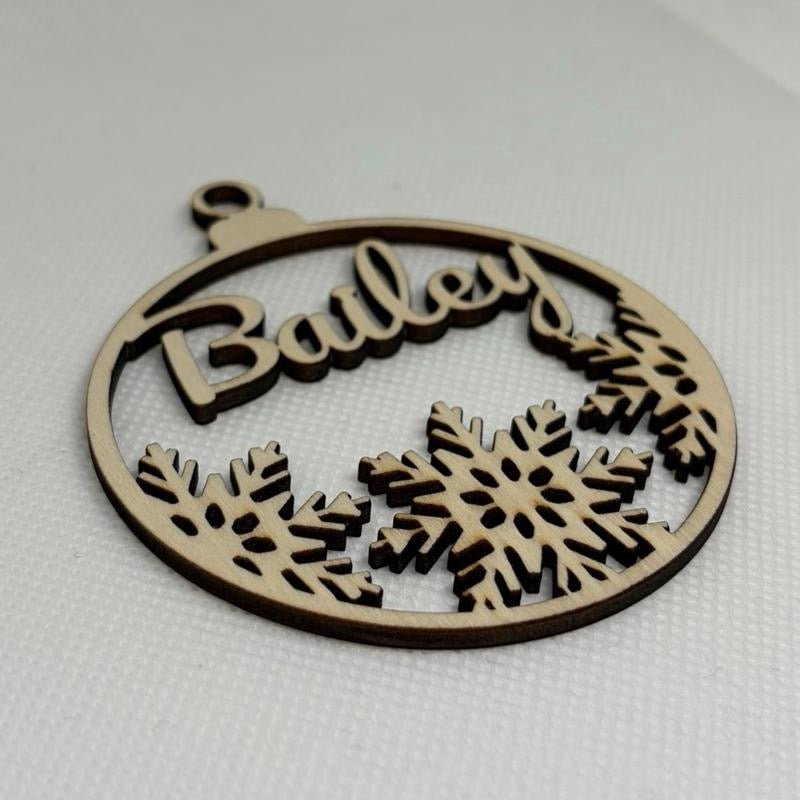 personalised-christmas-tree-ornament-custom-name-or-pet-portrait-decoration-hanging-decorative-snowflake-gift