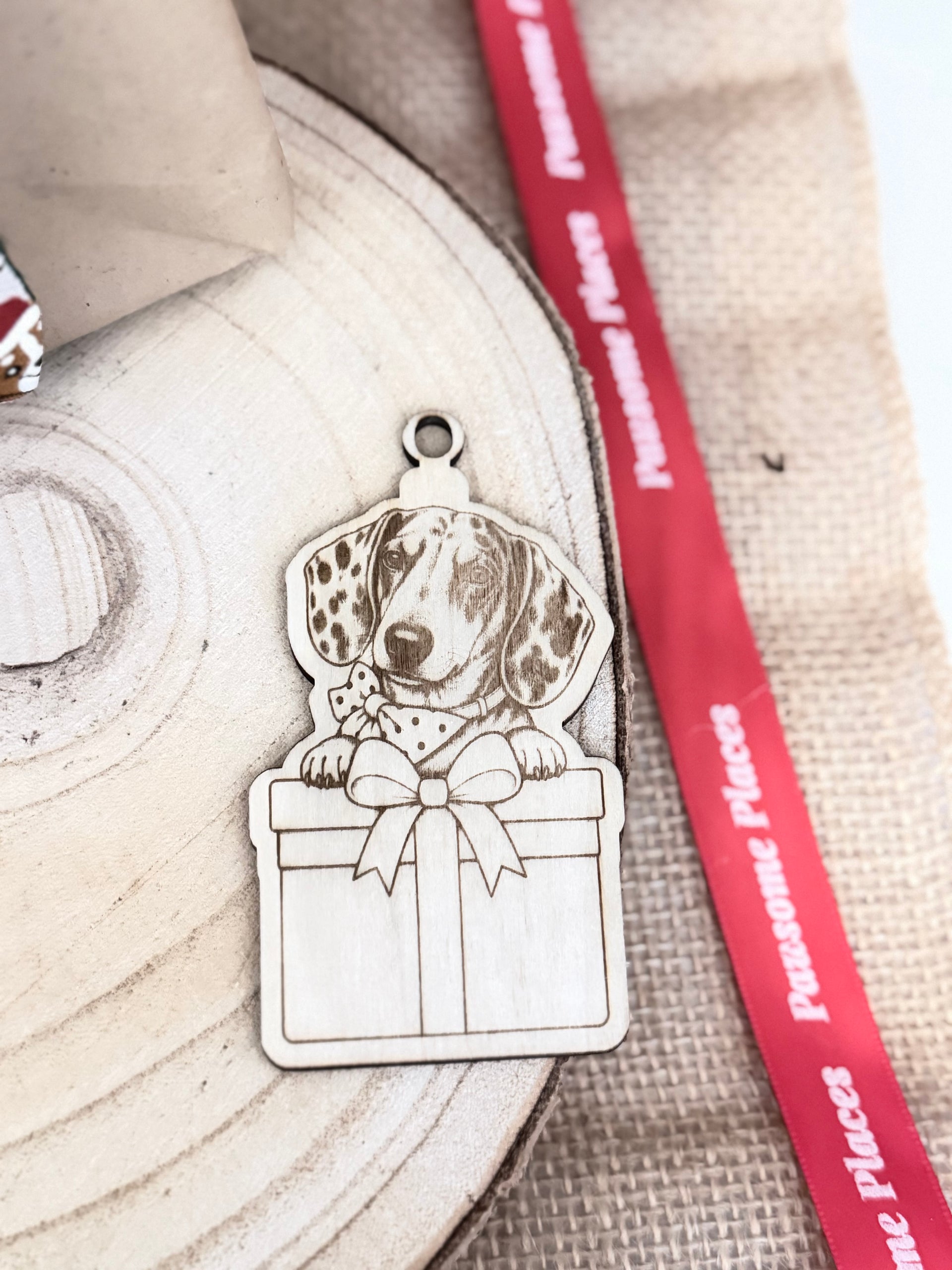 personalised-christmas-tree-ornament-custom-name-or-pet-portrait-decoration-hanging-decorative-snowflake-gift