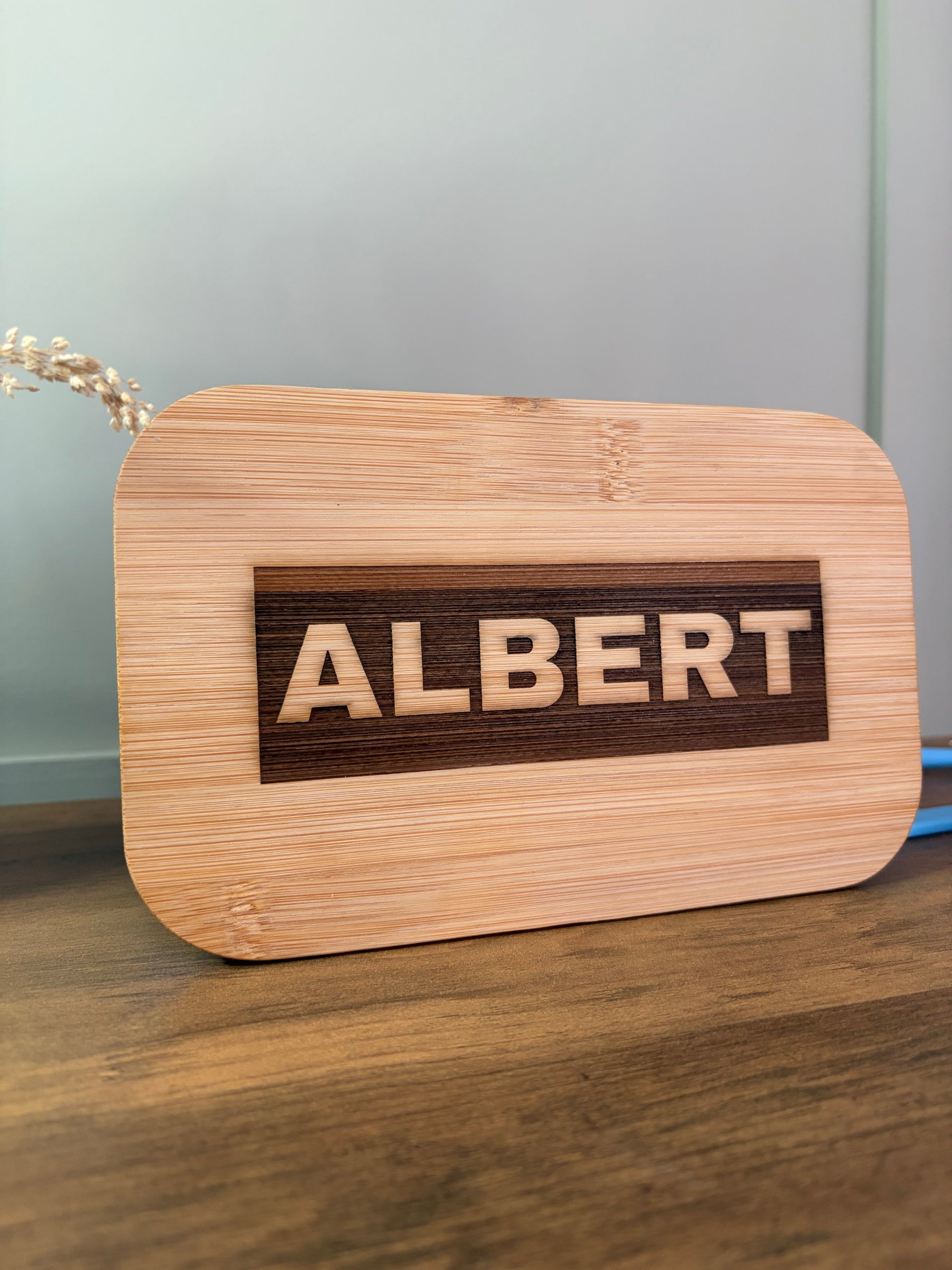 personalised-bamboo-lunch-box-with-engraved-name