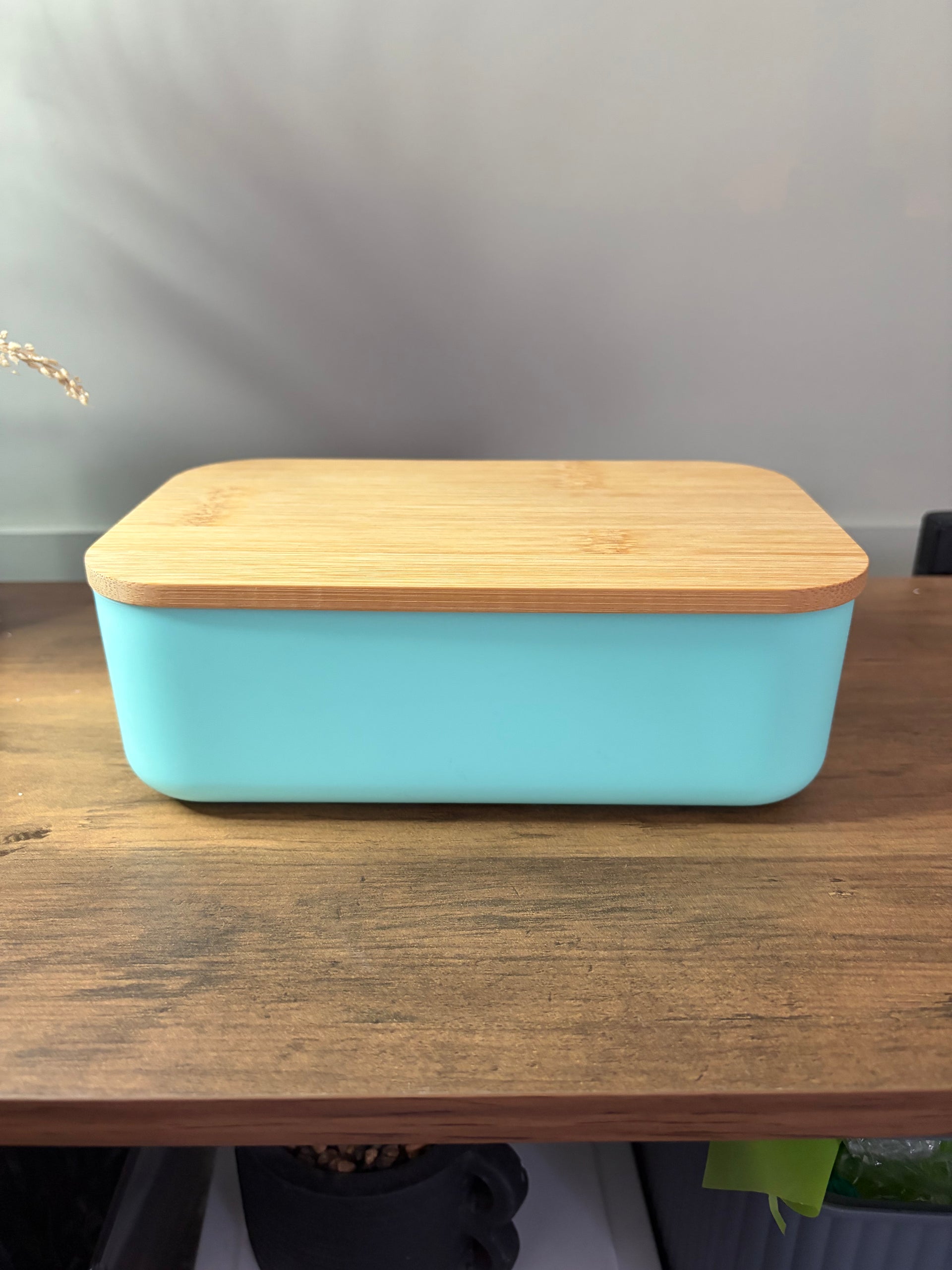 personalised-bamboo-lunch-box-with-engraved-name